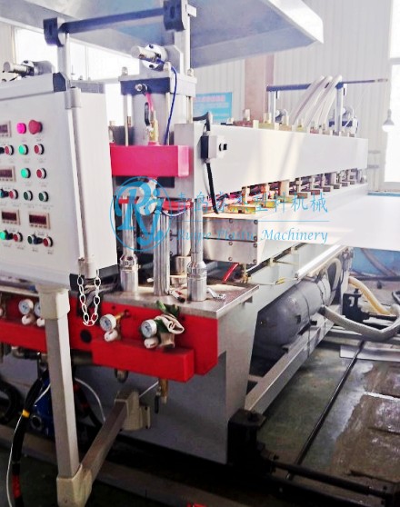 PC陽(yáng)光板生產(chǎn)線